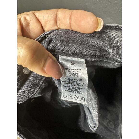 AERO Men's Black Acid Wash Distressed Slim Cut-Off Denim Shorts NWOT - Picture 5 of 7